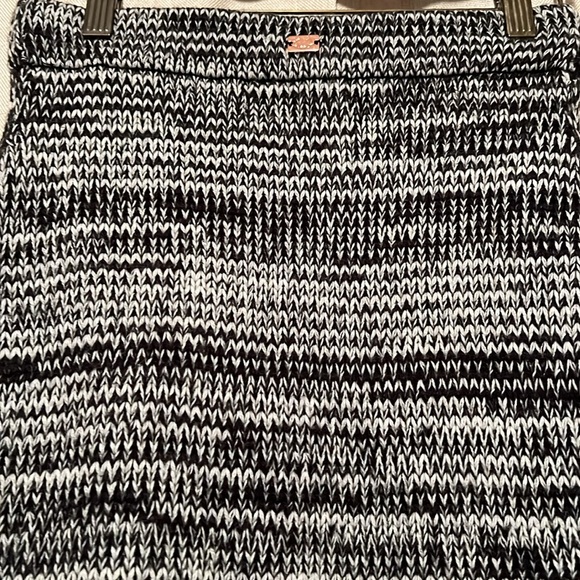 For Love and Lemons Tweed Pattern knit Knee Length Skirt Size Medium - Picture 5 of 6